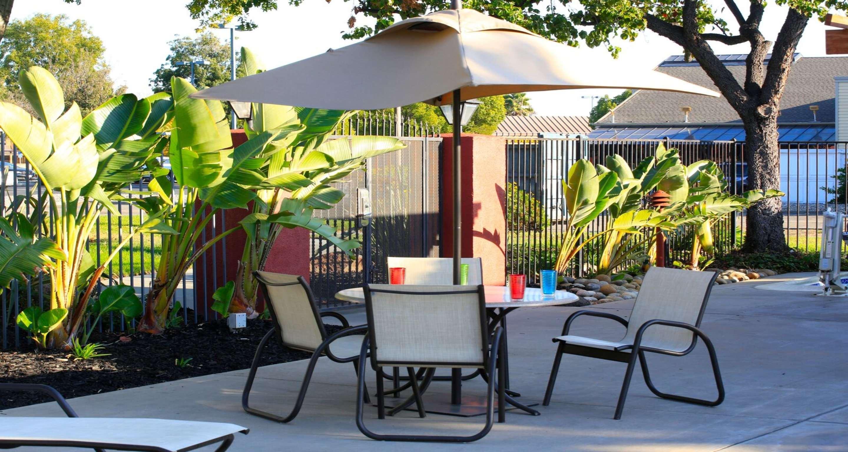 Best Western Plus Garden Court Inn Fremont Extérieur photo