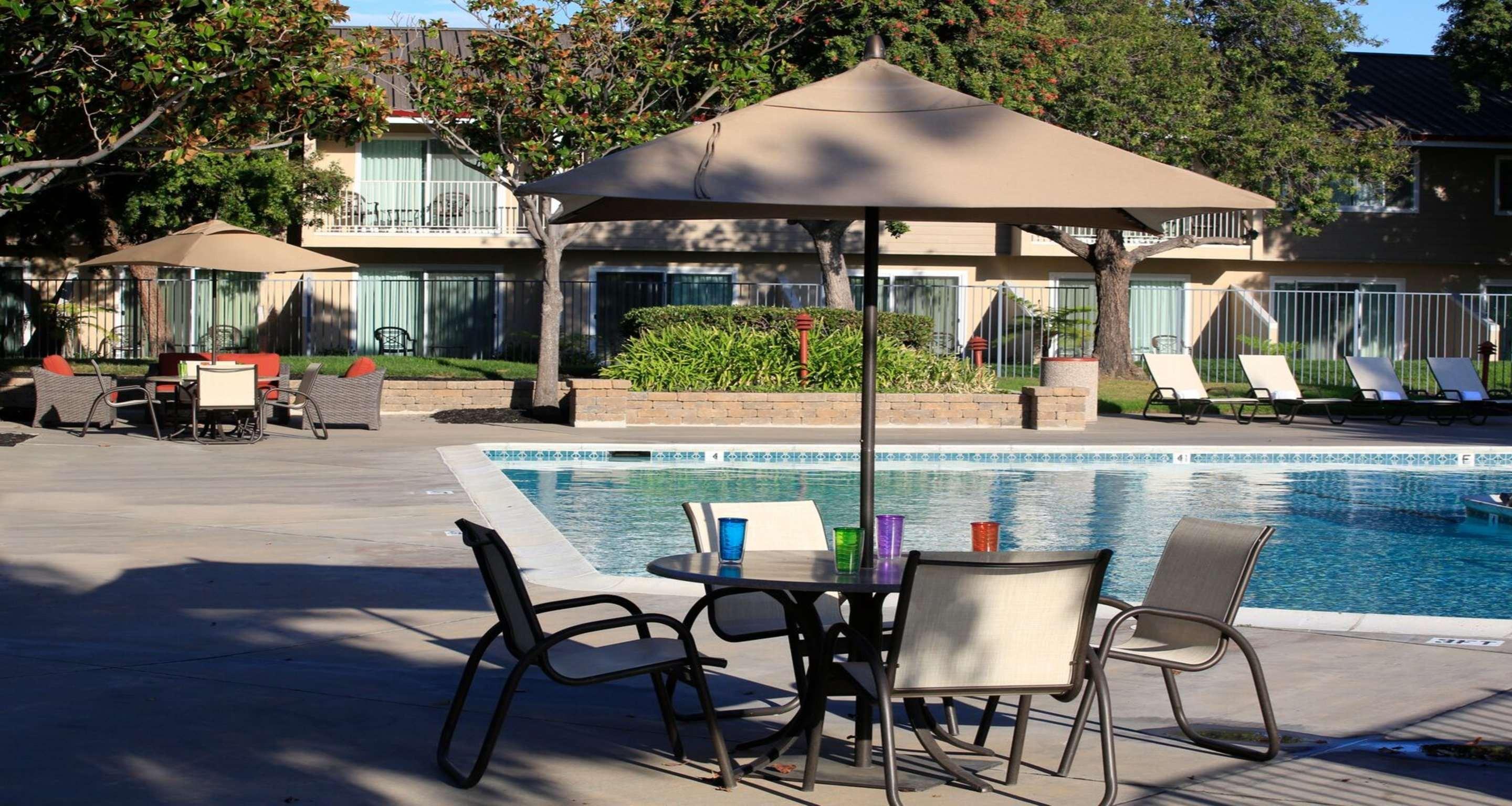 Best Western Plus Garden Court Inn Fremont Extérieur photo