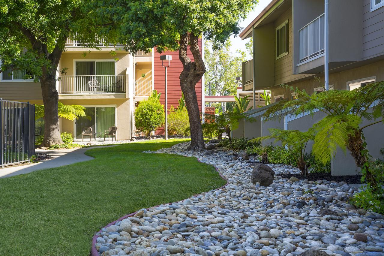 Best Western Plus Garden Court Inn Fremont Extérieur photo